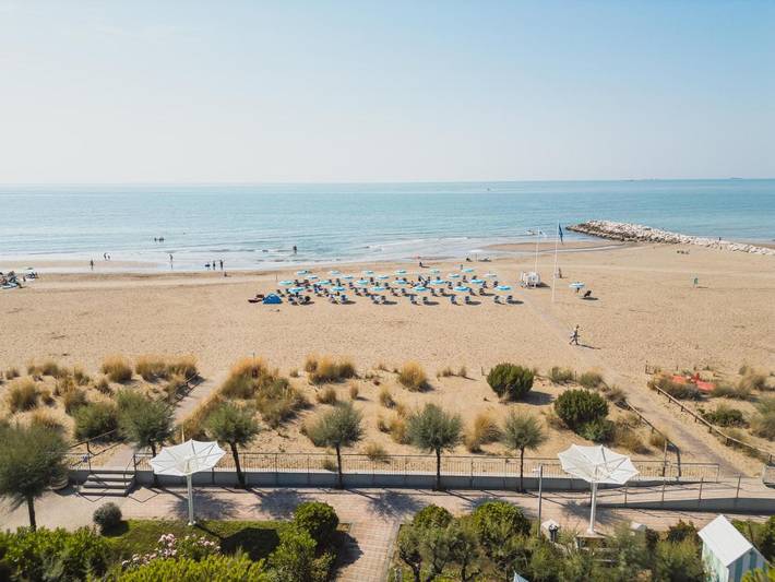 Camping für 2 Personen, mit Whirlpool und Terrasse sowie Garten und Pool in Cavallino