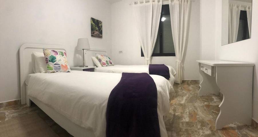 Vacation rental for 14 people, with balcony in La Palma