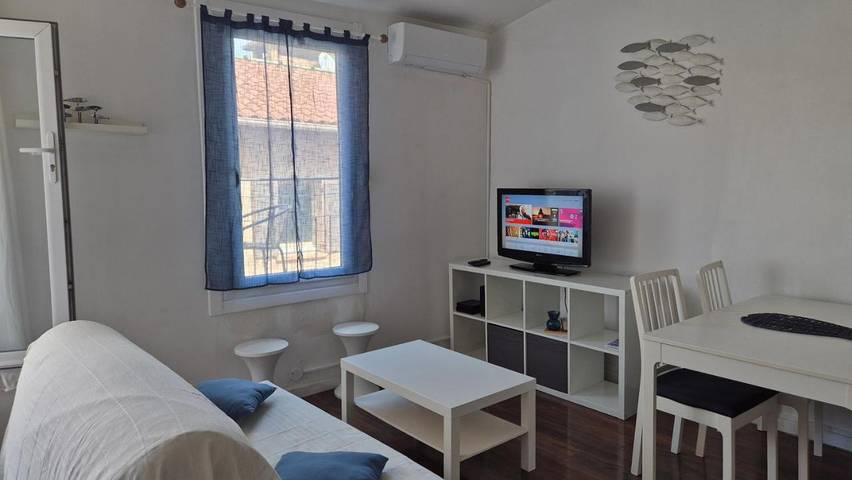 Gîte pour 4 personnes, avec vue et terrasse dans Basilique De Sainte Marie Majeure La Major Marseille - 3