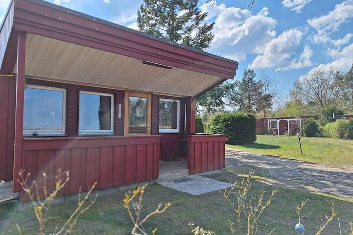 Ferienwohnung für 2 Personen, mit Terrasse und Garten in Grambin