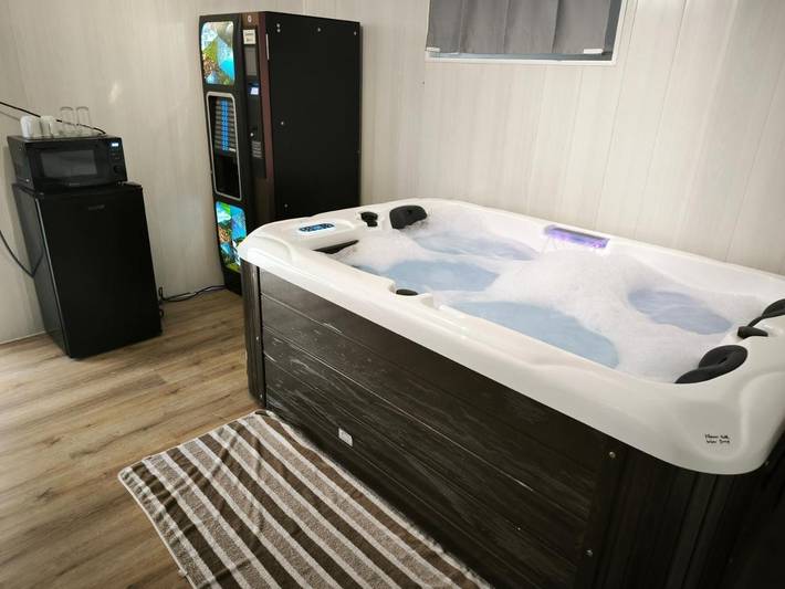 Appartement de vacances pour 4 personnes, avec Balcon ainsi que Jacuzzi et Terrasse