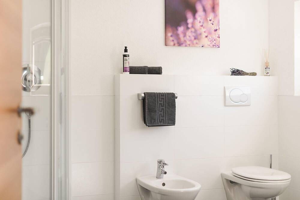 Ganze Wohnung, Ferienwohnung Stille in Südtirol - Aviunshof nature design apartment in Matsch, Mals