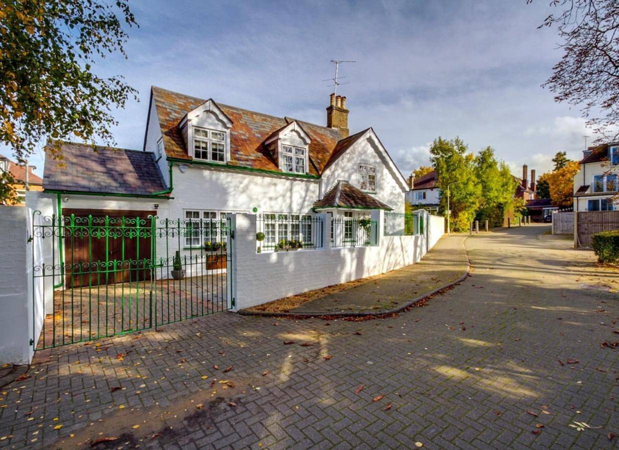 Entire apartment, Apartment in London, South East England