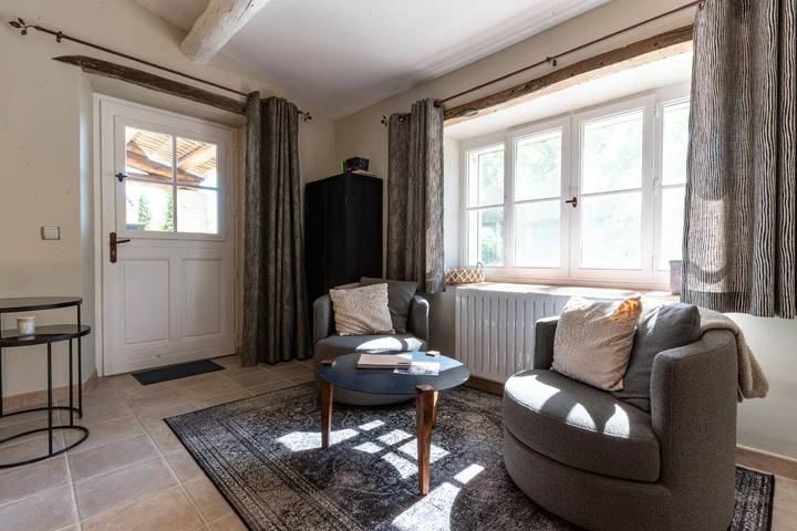 Gîte pour 2 personnes, avec piscine et jardin ainsi que vue et terrasse à Bouchet - 4