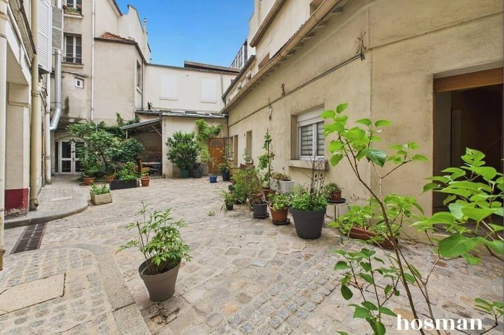 Ganze Wohnung, Cosy studio with private courtyard - Saint-Cloud in Domaine national de Saint-Cloud, Saint-Cloud