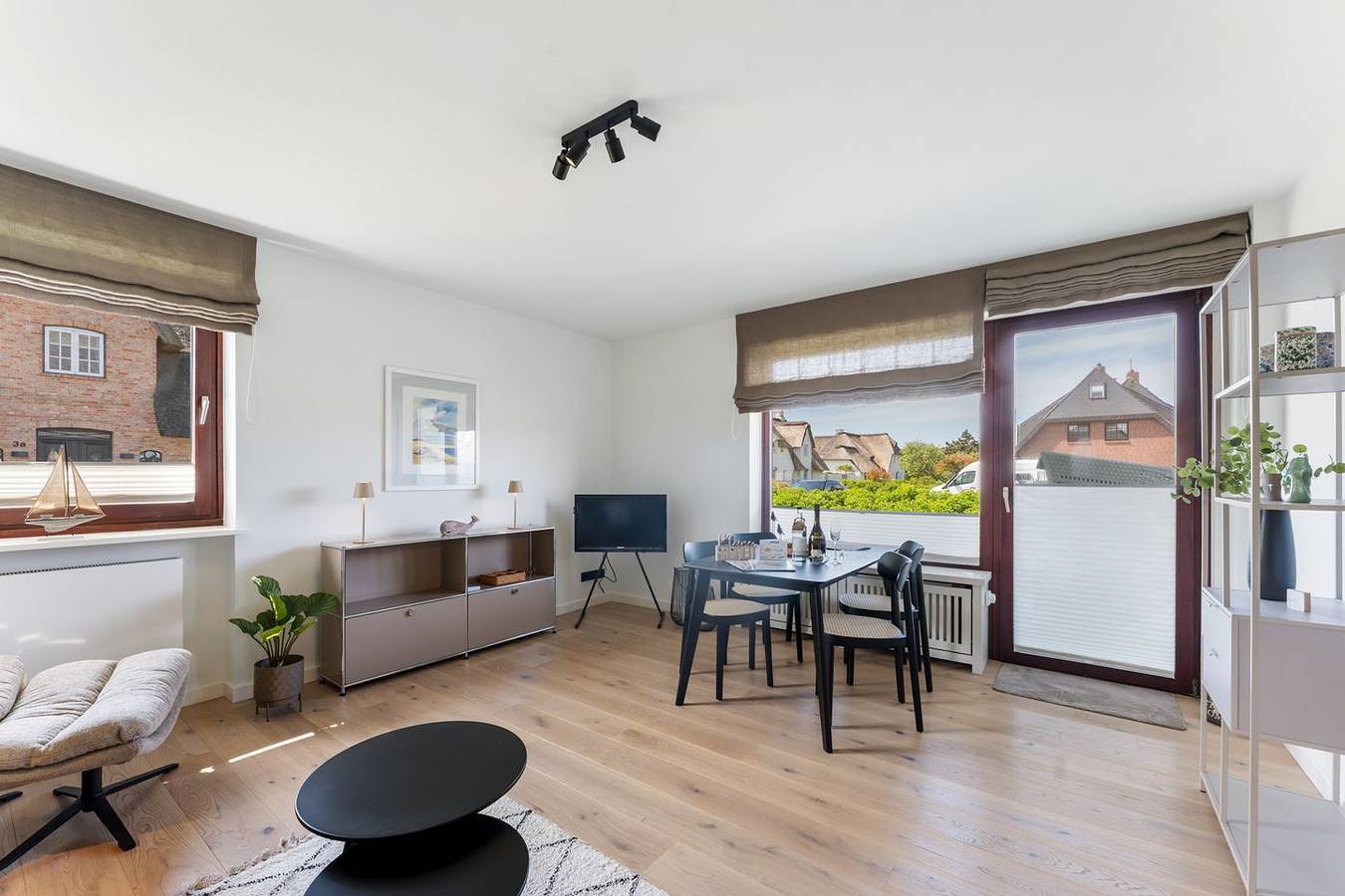 Ganze Wohnung, 2-Zimmer-Ferienwohnung in Strandnähe für bis zu 2 Personen mit Terrasse. in Wenningstedt, Sylt