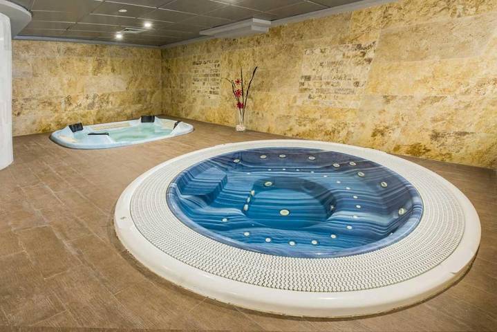Hôtel pour 2 personnes, avec piscine et sauna ainsi que jardin et jacuzzi dans El Campillo De Rodalquilar - 2