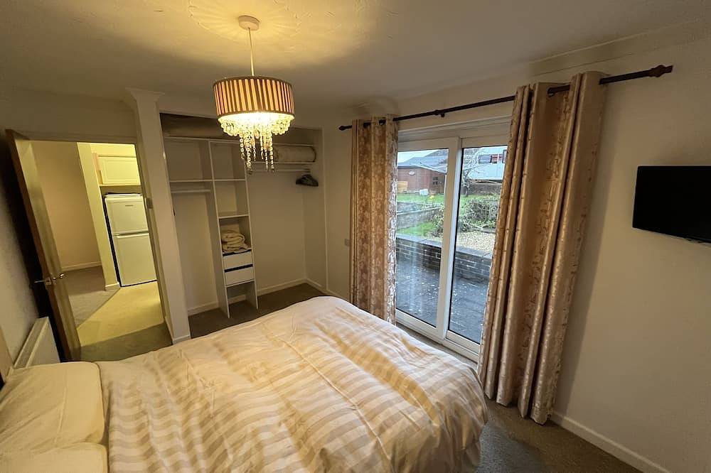 Ganze Wohnung, Geräumiges Apartment mit 1 Schlafzimmer, Parkplatz abseits der Straße und kostenfreiem Wlan in Plymouth, Südwestengland