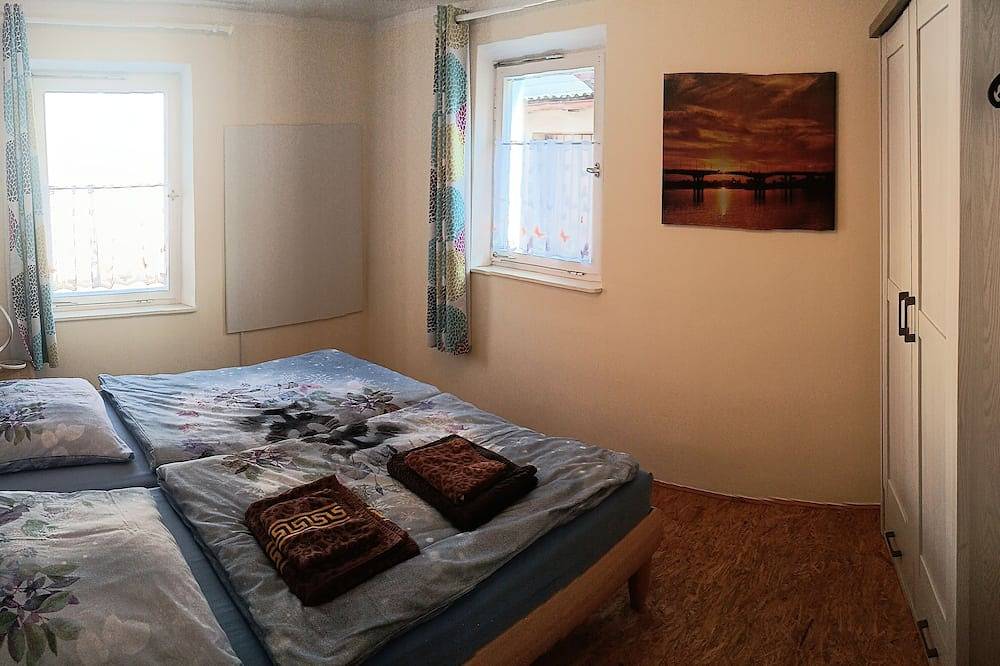 Ganze Wohnung, Ferien-Handwerker-Messewohnung \n20 Minuten bis Messezentrum\nruhige Lage in Lauf an der Pegnitz, Frankenalb