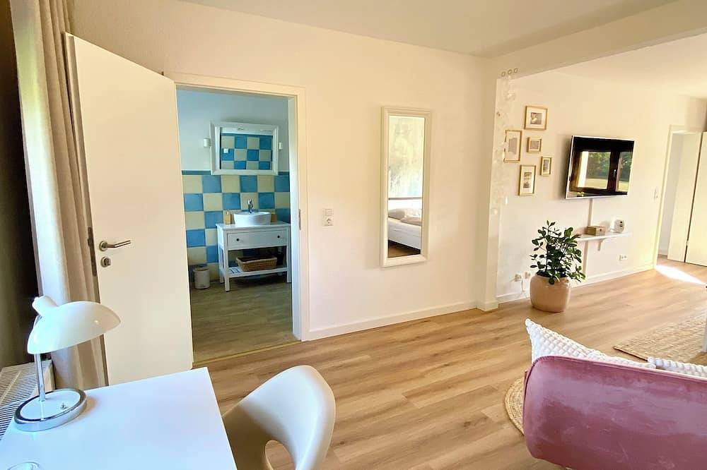 Idyllisch gelegenes Landhaus mit Terrasse, Parkplatz und viel Liebe zum Detail in Hamborn, Duisburg
