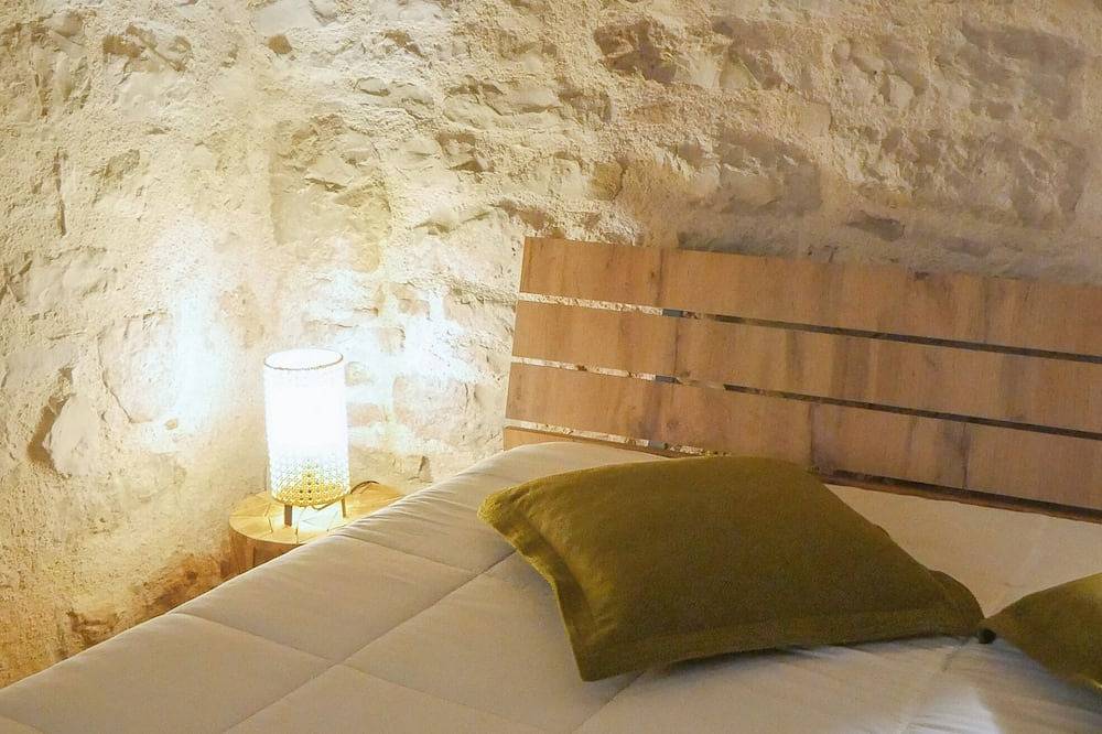 The Aura Stone Room: an oasis of charm, nestled in the heart of Corato in Puglia. in Corato, Nationalpark Alta Murgia