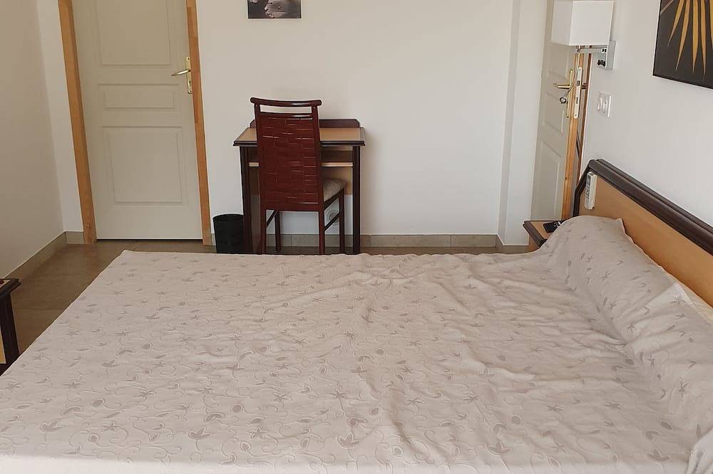 Entire apartment, Appartement Porto, à 2 pas des Plages et de la Marina. Idéal Pour 4 Personnes in Ota, Parc naturel régional de Corse