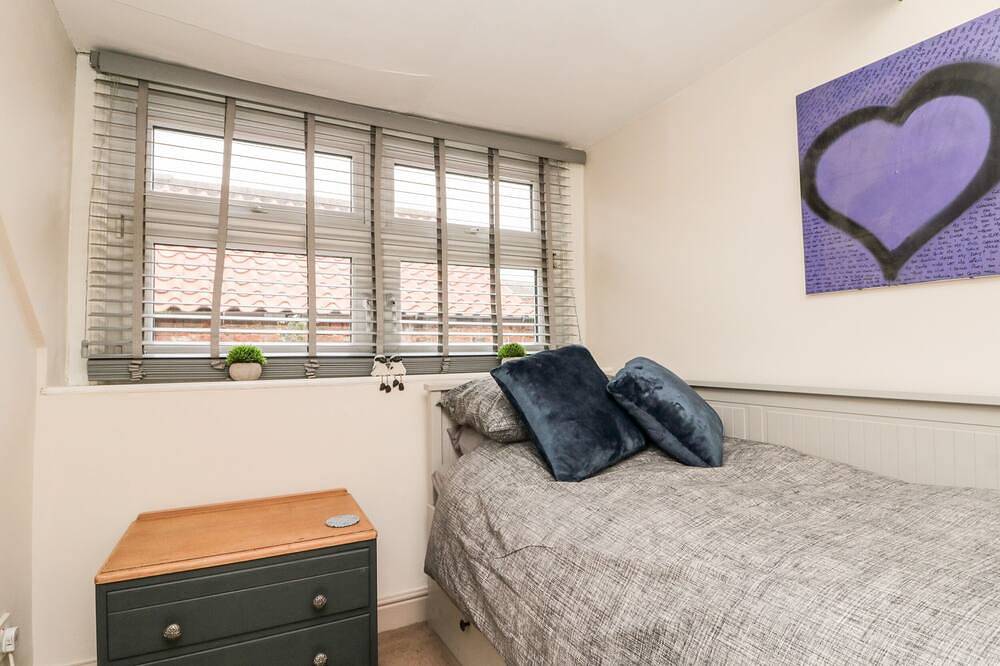 Black Sheep Cottage, pet friendly in Thirsk in Thirsk, North Yorkshire