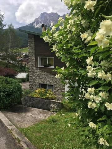 Gîte pour 5 personnes, avec jardin ainsi que vue et piscine dans Padola