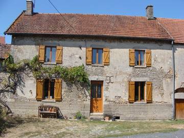 Chambre d’hôte pour 2 personnes, avec jardin ainsi que piscine et terrasse dans Arrènes