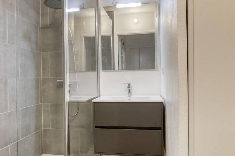 Entire apartment, Beautiful and comfortable 1Br apartment in Évry, 35 min to Paris in Évry-Courcouronnes, Essonne