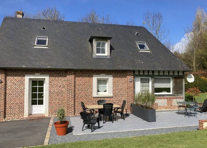 Gîte pour 4 personnes, avec jardin et terrasse à Saint-Eustache-la-Forêt