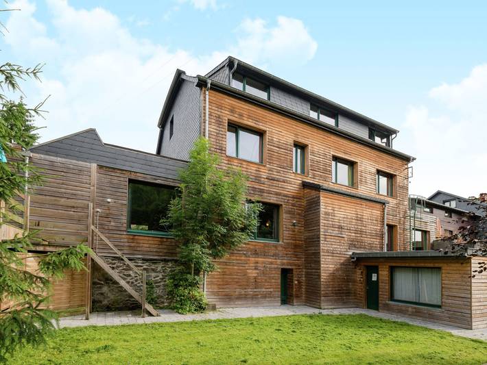 Maison de vacances pour 22 personnes, avec Terrasse ainsi que Piscine et Sauna dans les Hautes Fagnes