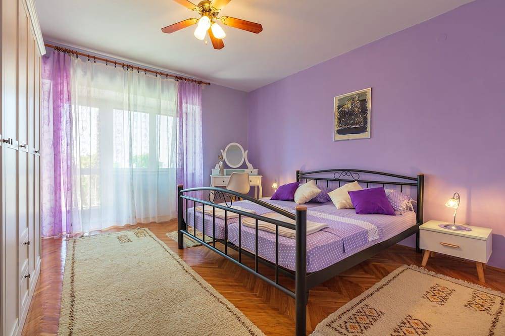 Holiday house with large terrace near sea in Podstrana, Split-Dalmatien