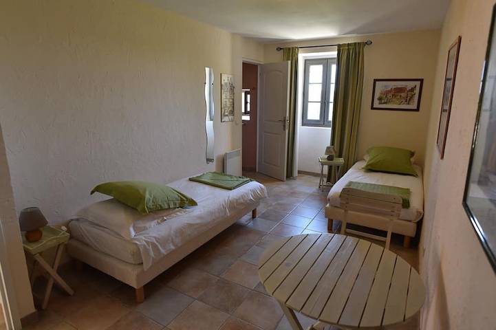 Location de vacances pour 4 personnes, avec jardin et piscine à Saint-Julien-de-Lampon - 3