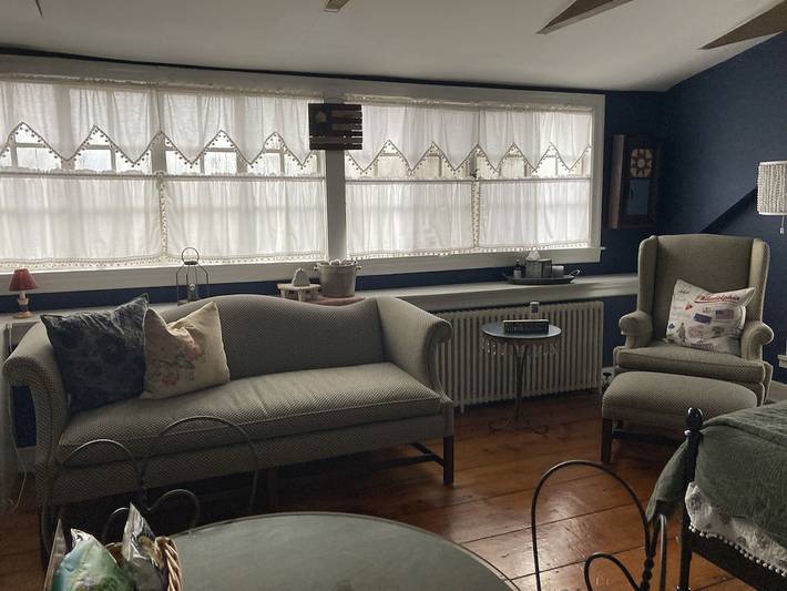 Vacation rental for 2 people, with sauna and yard in Bucks County