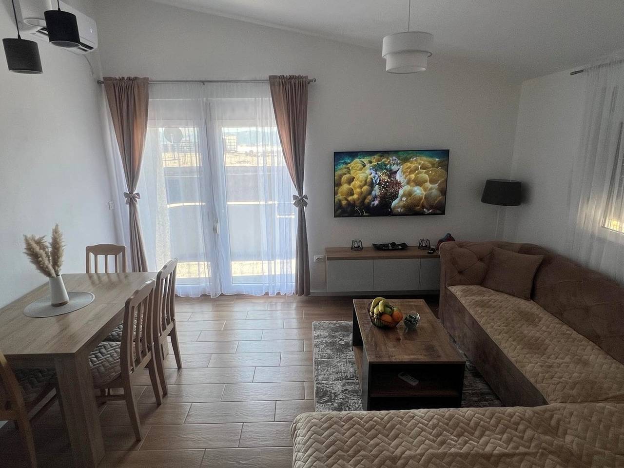 Apartamento entero, Family Two Bedroom Apartment in Šušanj, Montenegro
