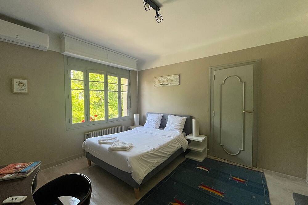 Villa avec Piscine Intérieure, 5 Chambres, Proche Plage et Commerces à Arcachon in Arcachon, Région d'Arcachon