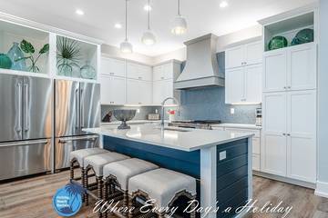 Vacation House for 31 Guests in Emerald Coast, Picture 2