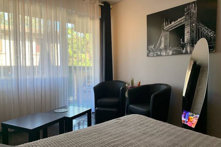 Ganze Wohnung, Schöne T1 30 m2, gated, in der Nähe der Innenstadt, einen privaten Parkplatz. Wi-Fi in Thonon-les-Bains, Thonon-les-Bains und Umgebung