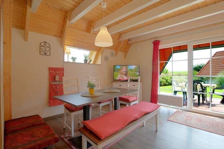 Ferienhaus für 4 Personen, mit Terrasse und Garten in Wremen - 3