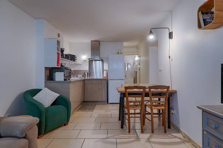 Appartement entier, Appartement 'Epicéah, Logement À La Campagne' avec vue sur les montagnes, Wi-Fi et climatisation in Valence, Région de Valence