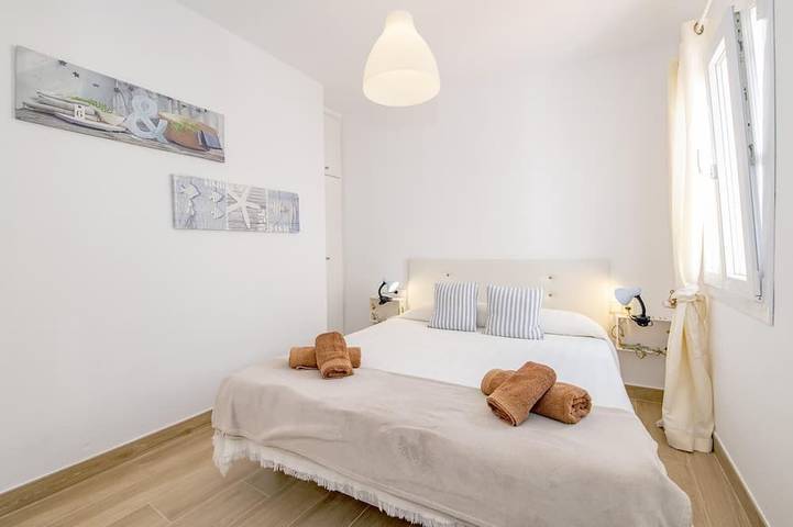 Appartement entier, Ponent - Beachfront Apartment, Coastal Retreat in Mahón, S'Albufera des Grau