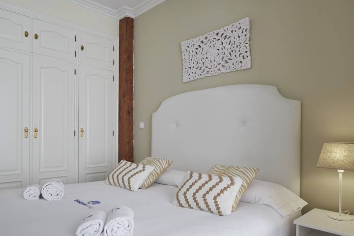 Entire apartment, Bengoetxea - Basque Stay in Playa de la Concha, San Sebastian