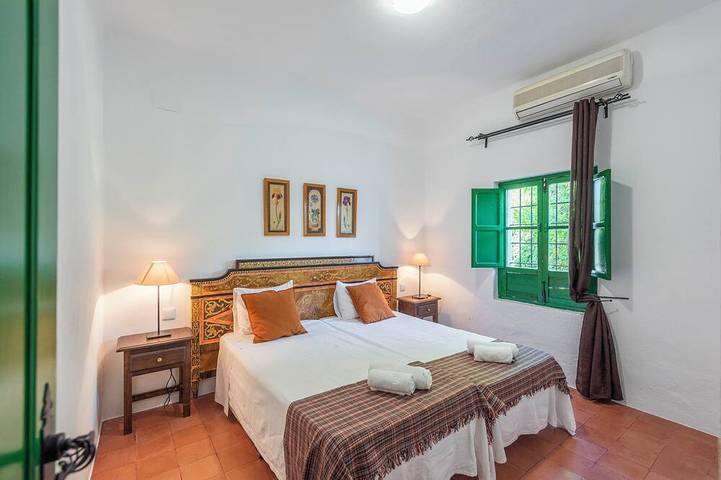 En una finca de Naranjos in Peñaflor, Sevilla Province