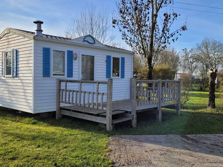 Camping pour 2 personnes, avec terrasse et piscine dans Fontenay-le-Comte - 2