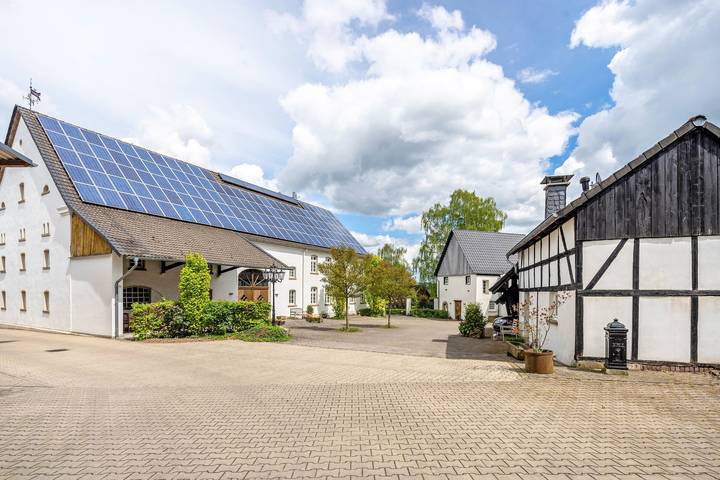 Geheel appartement, Appartement 'Alter Pferdestall' met gedeeld terras, tuin en wifi in Neuenrade, Märkischer Kreis