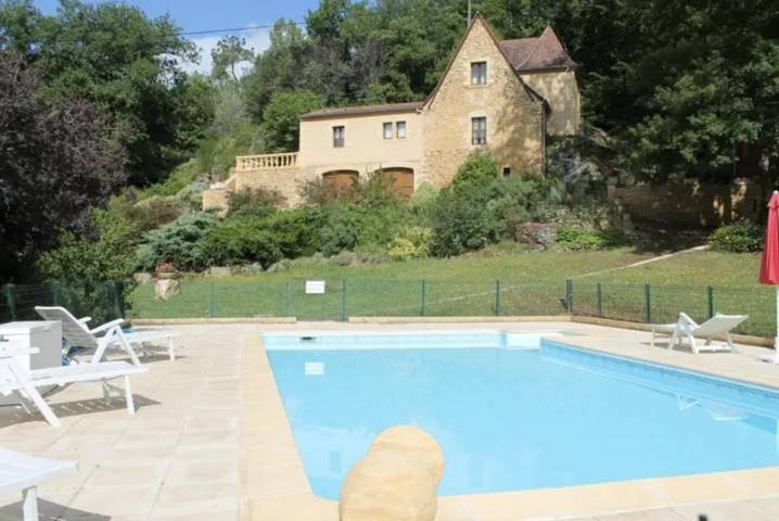 Location de vacances pour 6 personnes, avec piscine ainsi que jardin et vue à Calviac-en-Périgord