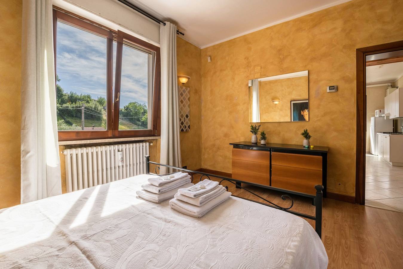 Apartamento entero, Apartamento con vistas al lago, piscina, Wi-Fi y terraza in Sulzano, Catena Bresciana Occidentale