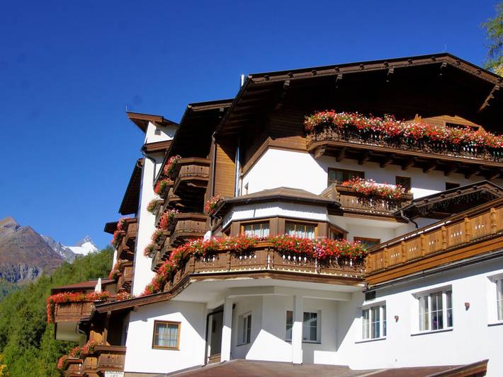 Hotel, mit Terrasse und Garten