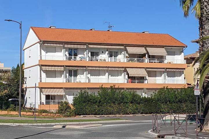 Gîte pour 4 personnes, avec Balcon dans Base Nature François Léotard