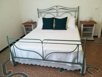 Gîte pour 6 personnes, avec terrasse et vue à Noli