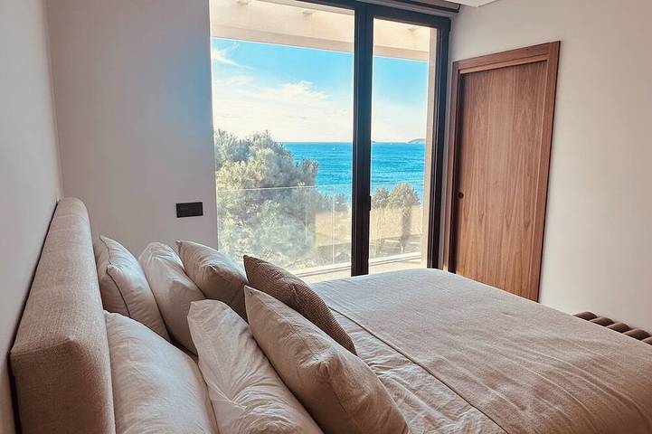 Luxury villa on the beach, Sanxenxo in Noalla (Santo Estevo), Sanxenxo