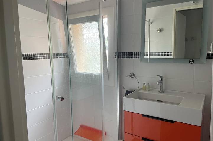 Superb Terrace, house All Comfort Near Beach, Swimming Pool, Paisible. Forest view in Lacanau Ocean, Lacanau