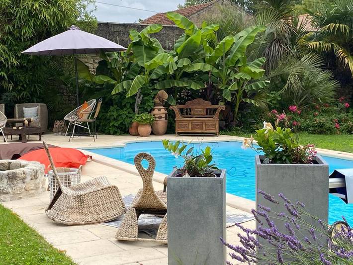 Location de vacances pour 2 personnes, avec jardin et piscine ainsi que vue et terrasse dans Vindelle - 3