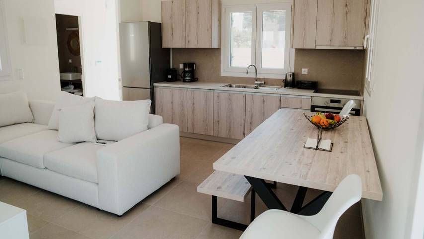 Location de vacances pour 2 personnes, avec vue sur l’océan ainsi que jardin et terrasse dans Drios - 3
