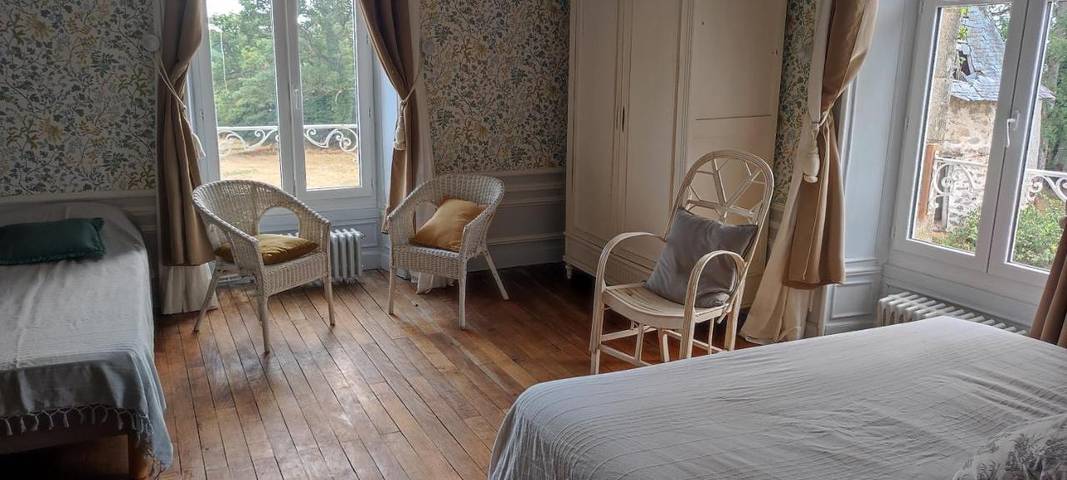 Chambre d’hôte pour 3 personnes, avec jardin et piscine ainsi que terrasse et vue, animaux acceptés à Bressuire - 3