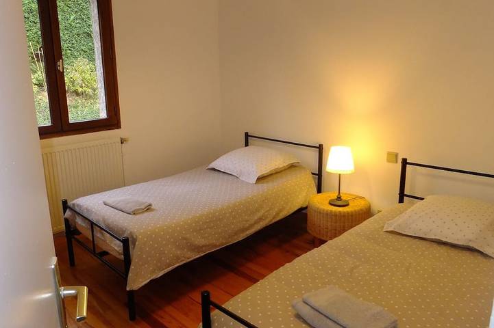 Location de vacances pour 4 personnes, avec terrasse et jardin dans Saint-Étienne - 2