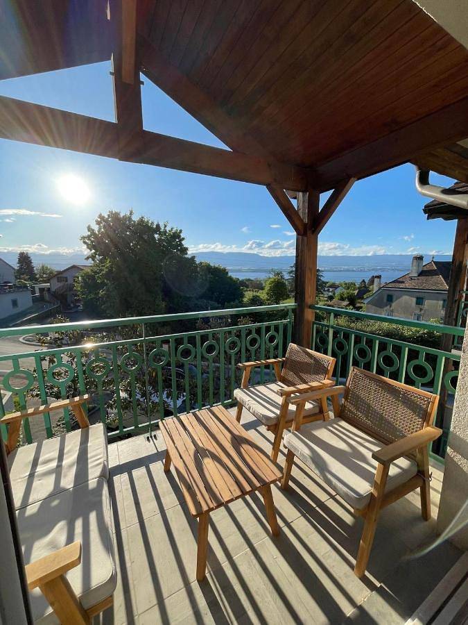 Gîte pour 7 personnes, avec Balcon ainsi que Terrasse et Vue à Chens-sur-Léman