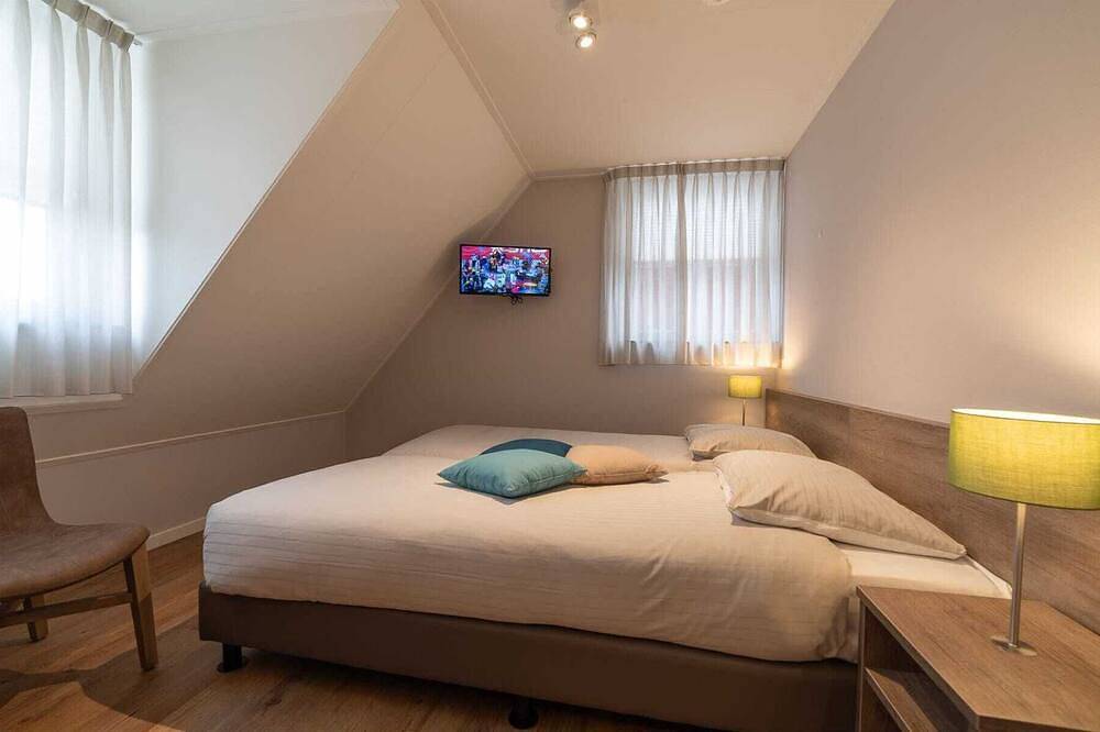 Villa in Zeeland mit Whirlpool und Sauna in Colijnsplaat, Zeeuwse Kust