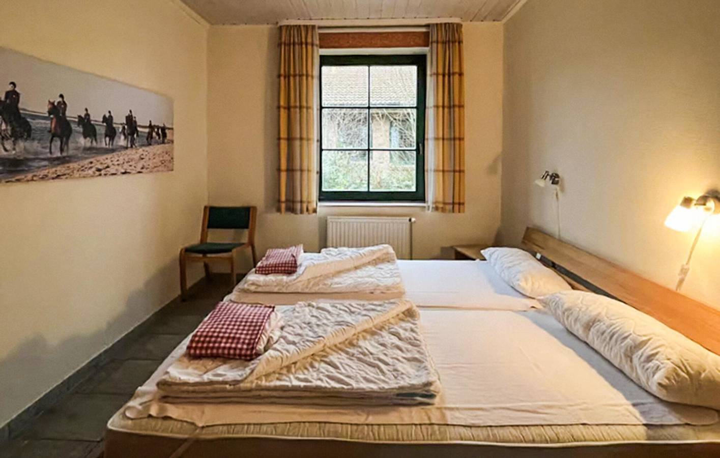 Gemütliche 2-Zimmer-Wohnung mit Terrasse in der Nähe von Restaurants und dem See in Ribnitz-Damgarten, Fischland - Darß - Zingst